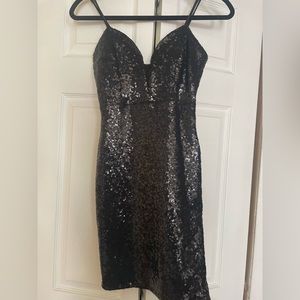 Full sequin black low cut body con dress